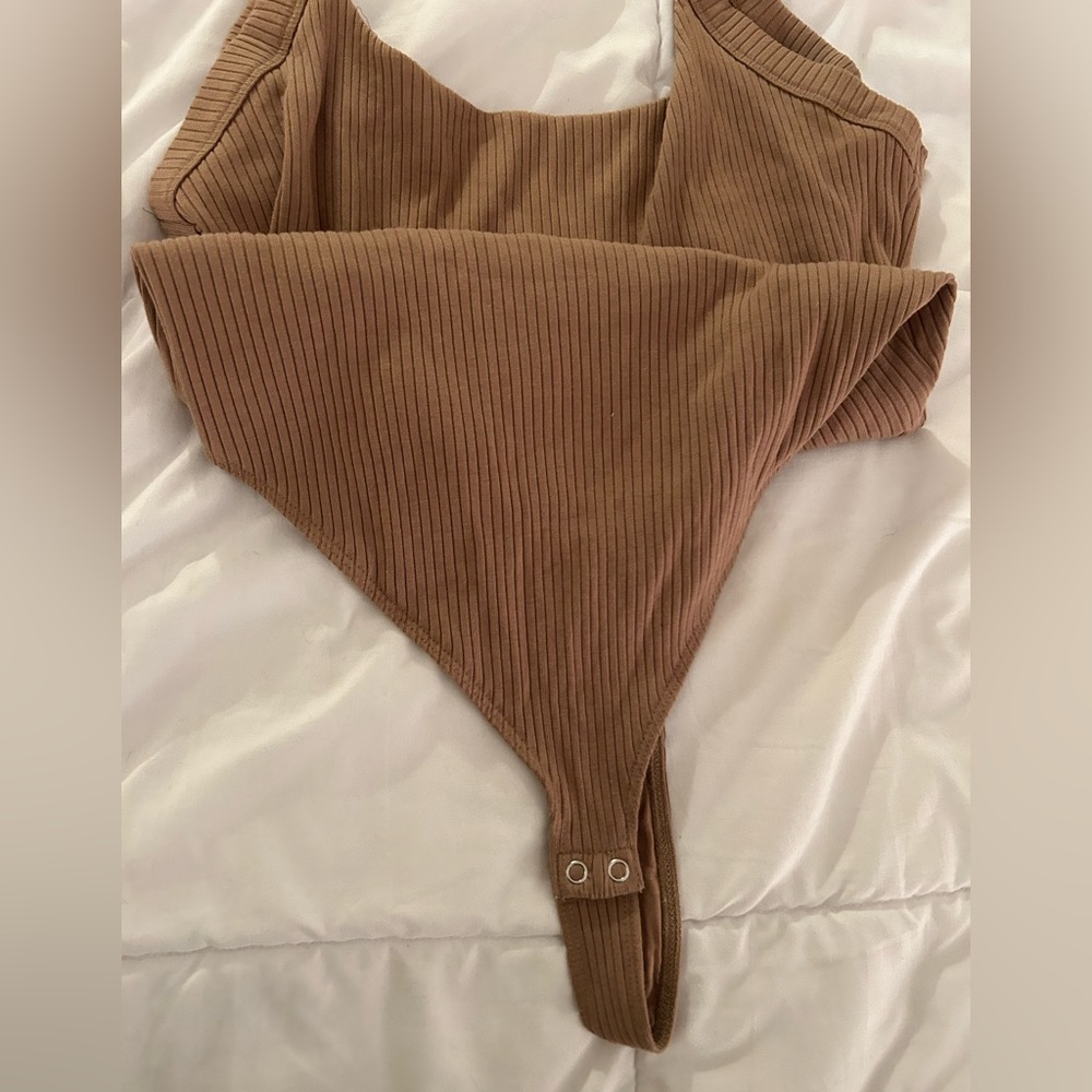Good American || Ribbed Bodysuit - Picture 3 of 8